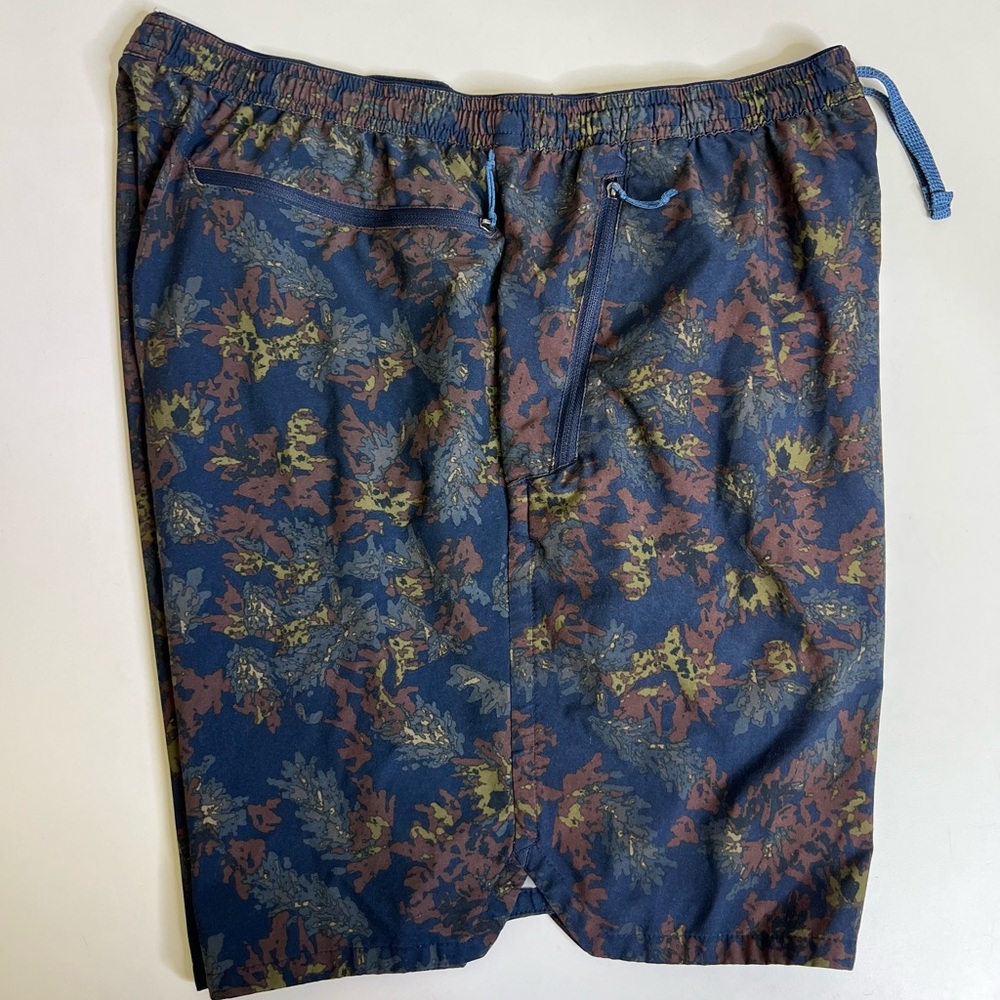 Patagonia Gray Patterned Shorts - Size Large - Picture 5 of 6